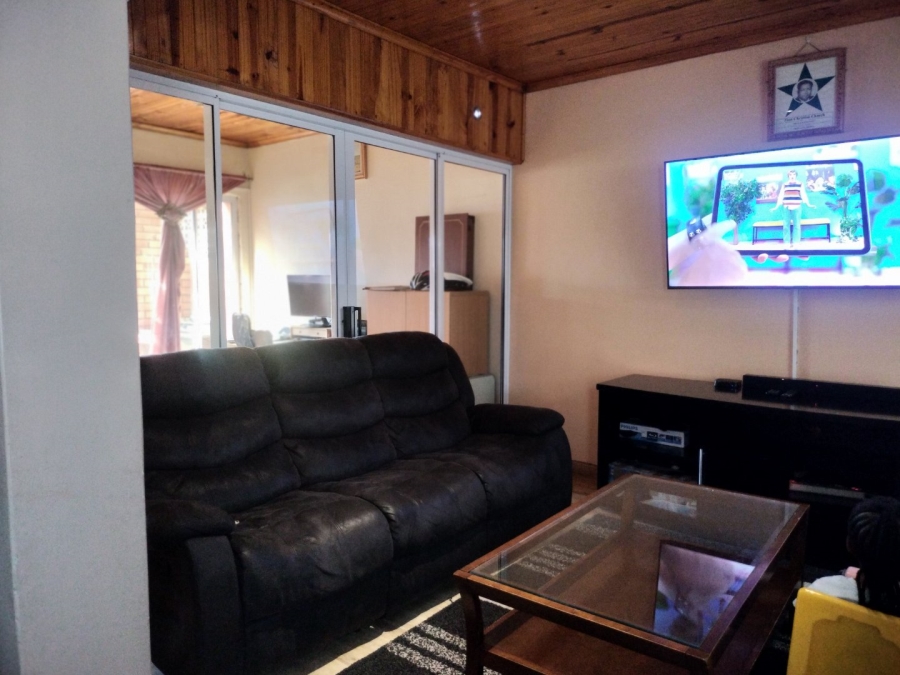  Bedroom Property for Sale in Silwood Heights Western Cape